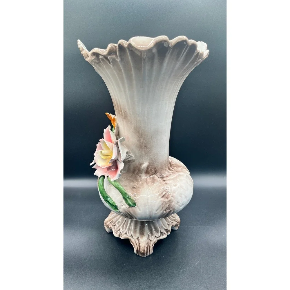 Vtg Capodimonte Italy Hand‎ Painted 3D Floral Porcelain Scallop Vase 14.5